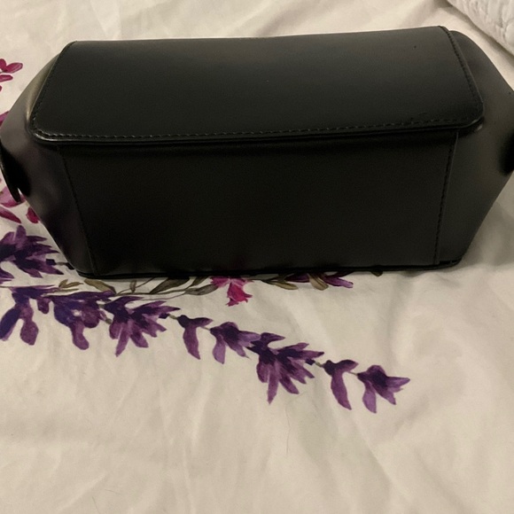 RADLEY LONDON Black Leather Double-Zip Clutch with Gold Logo - Picture 2 of 4